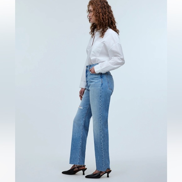 Madewell Curvy 90’s Straight Jeans in Revoir Wash - Picture 11 of 15
